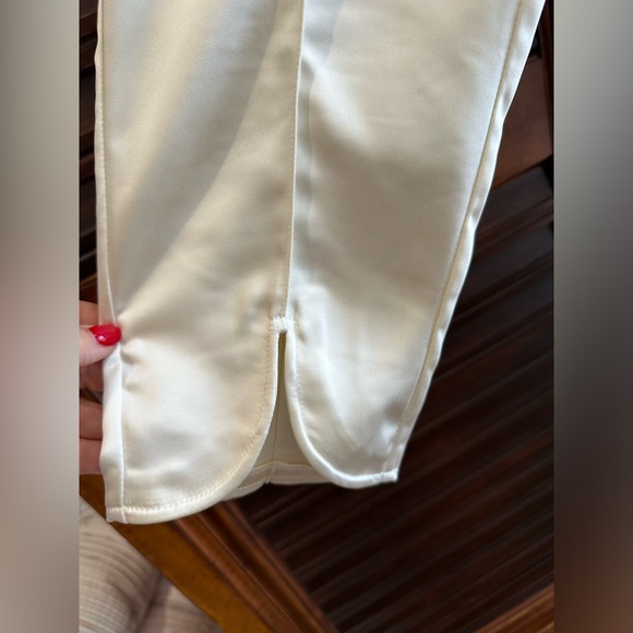 S’edge Satin set Marshmallow Pants L with elastic band. V neck top size L NWT - Picture 3 of 7